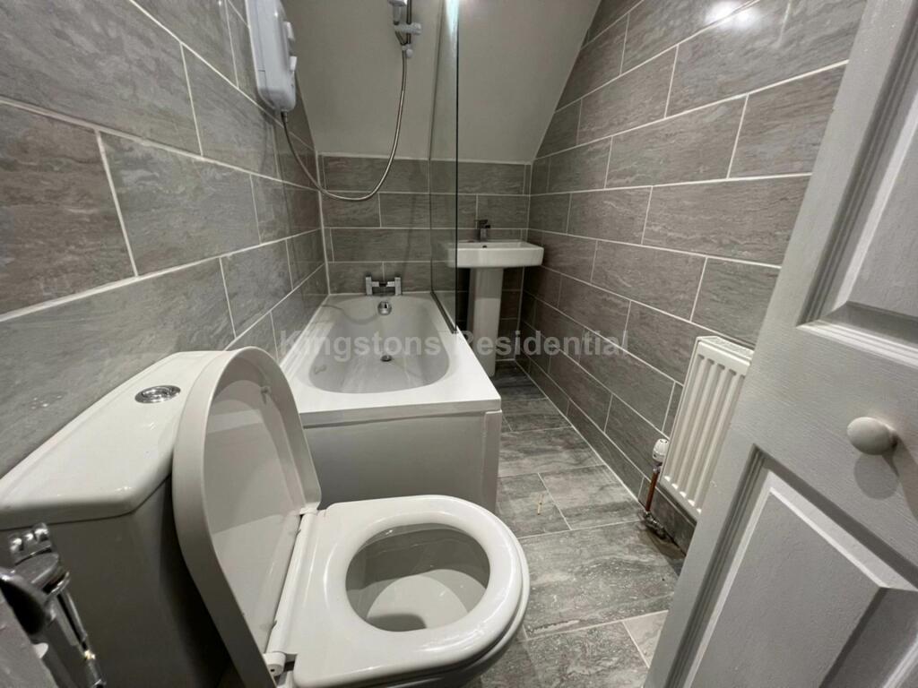 Additional property image - Modern 7 bedroom property in Angus Street
