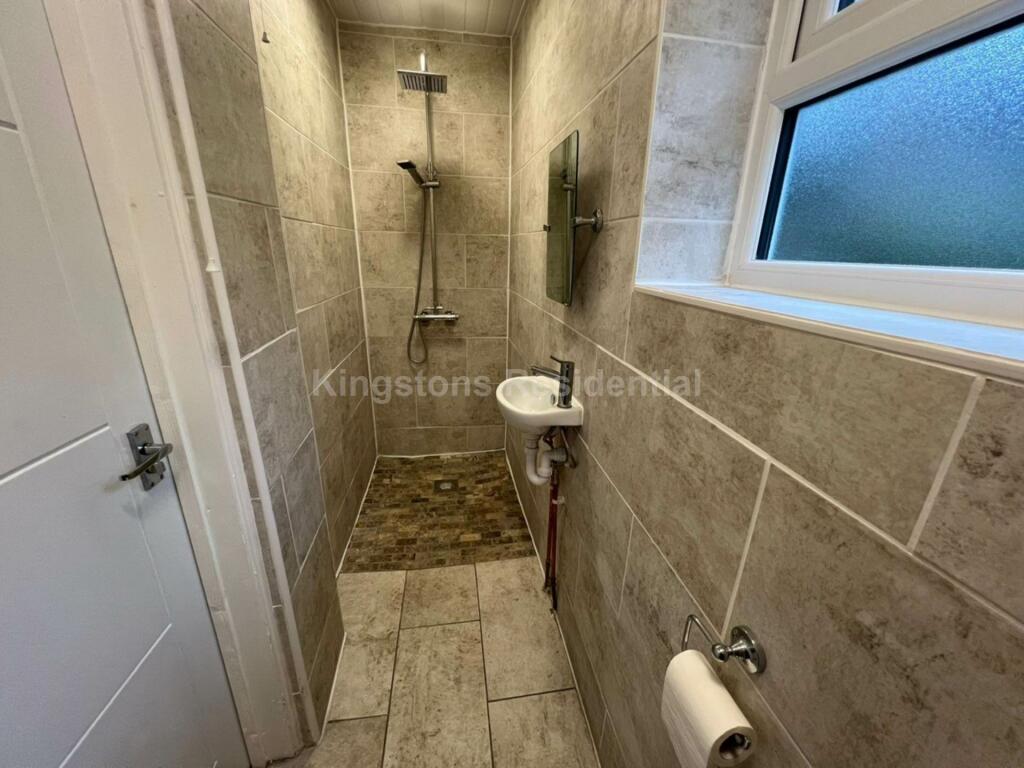 Additional property image - Modern 7 bedroom property in Angus Street