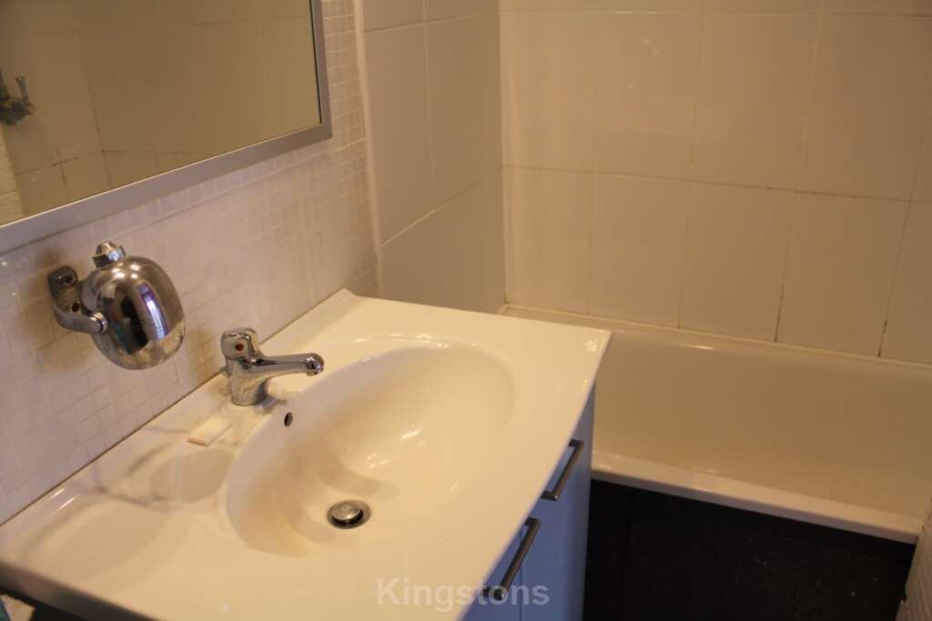 Additional property image - Eastgrove, Roath, CF24 3AE