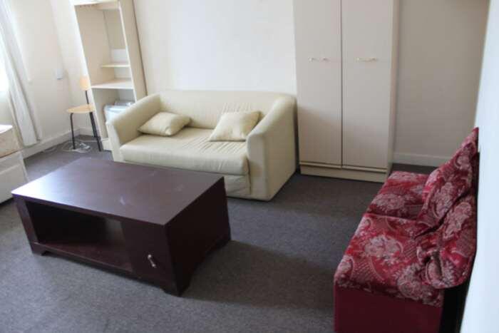 Main image of property: City Rd, Roath, CF24 3DQ