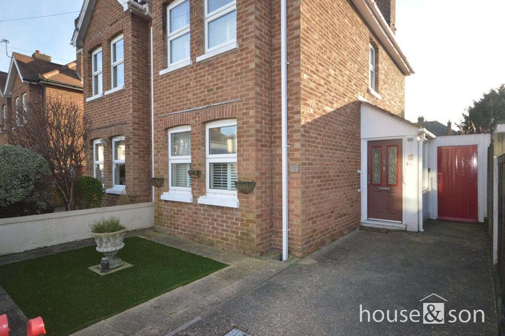 2 bedroom semidetached house for sale in Malmesbury Park Road