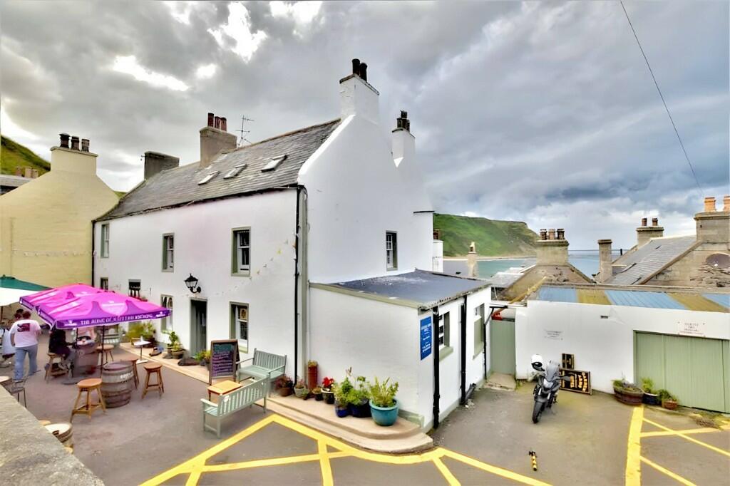 5 bedroom hotel for sale in Garden Arms Hotel, 69 Main Street