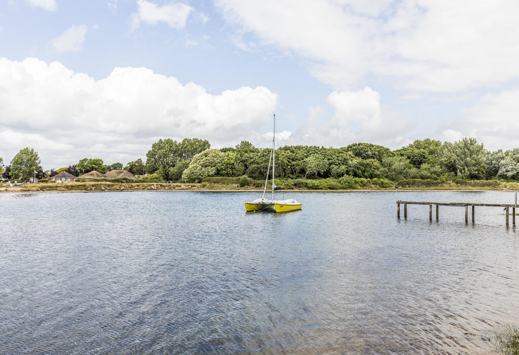 2 bedroom apartment for sale in Rowin Close, Hayling Island, Hampshire