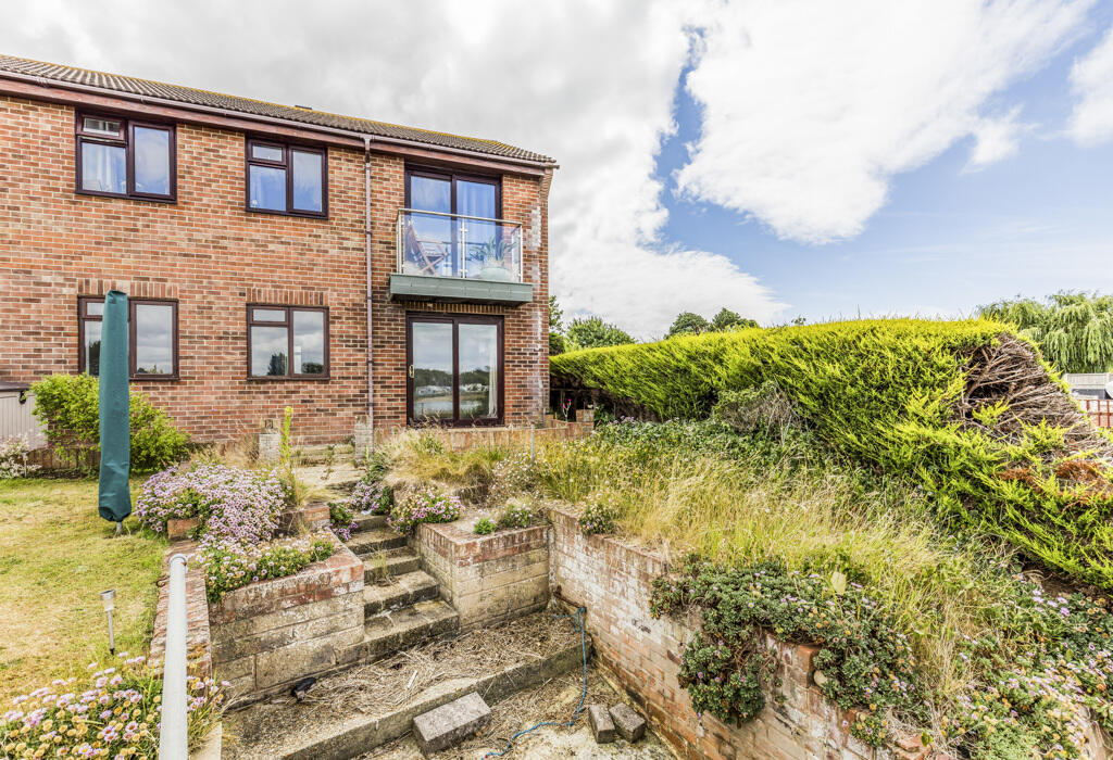 2 bedroom apartment for sale in Rowin Close, Hayling Island, Hampshire