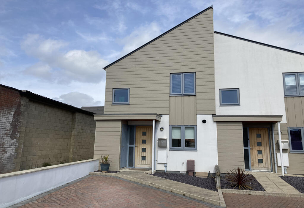 2 bedroom house for rent in Alex McKee Close, Hayling Island, Hants, PO11