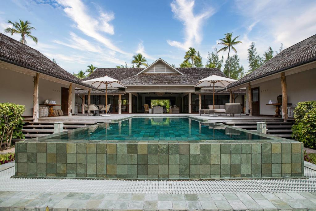 Main image of property: Desroches Island