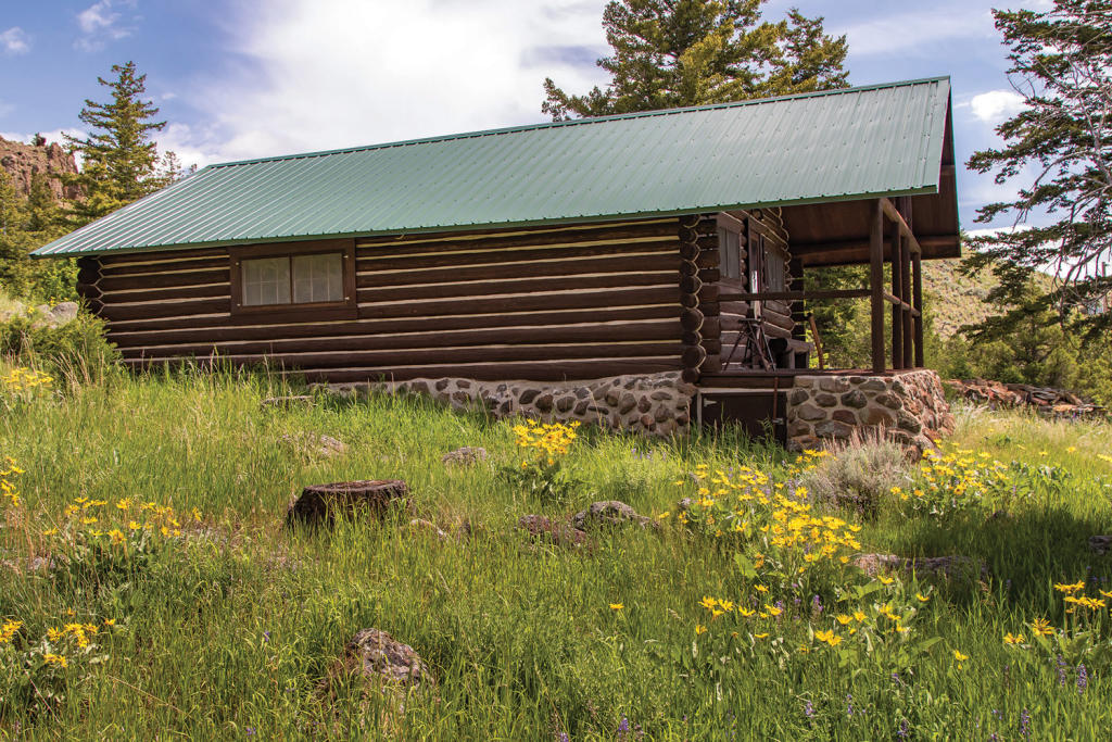farm for sale in Cody, Wyoming, USA