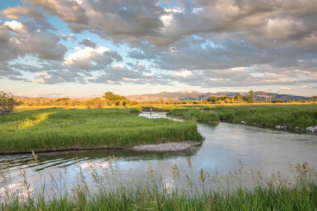 farm for sale in Alder, Montana, USA
