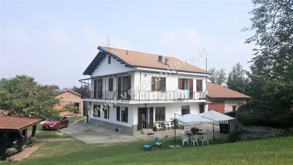 3 bedroom semidetached house for sale in Mombercelli, Asti, Piedmont