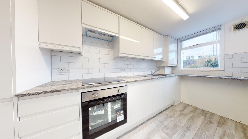 1 bedroom flat for rent in Warleigh Road, BN1