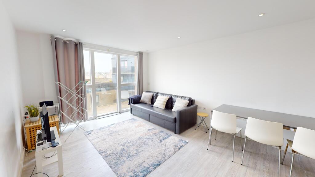 Additional property image - Fleet Street