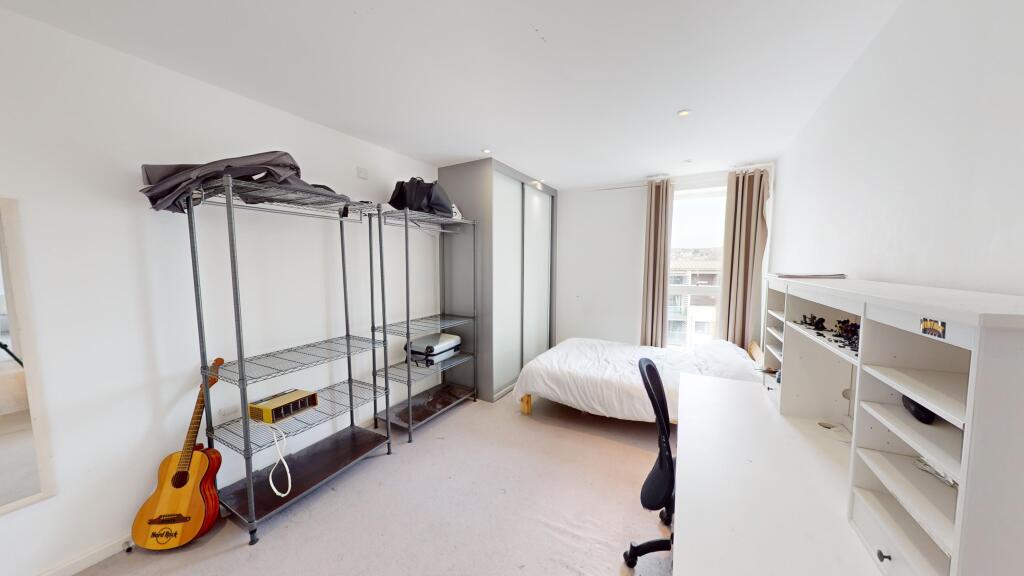 Additional property image - Fleet Street