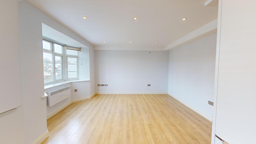 Additional property image - Western Road, City Centre, Brighton, BN1