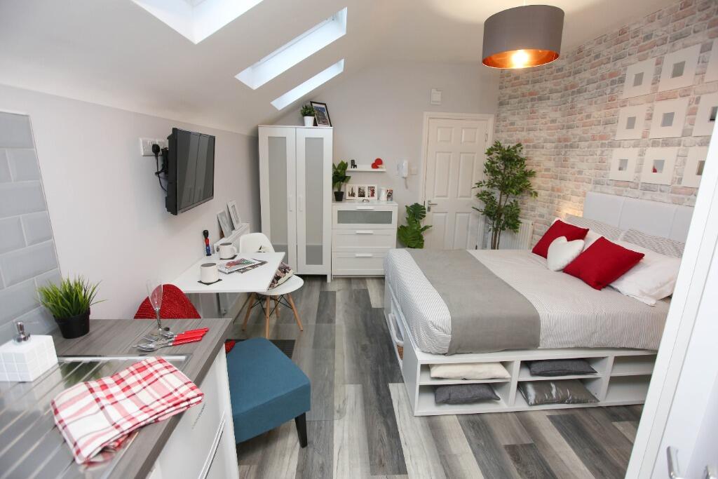 Main image of property: Victoria Street, Dunstable, LU6