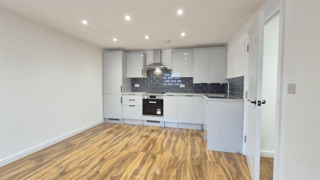 Main image of property: High Street South, Dunstable, LU6