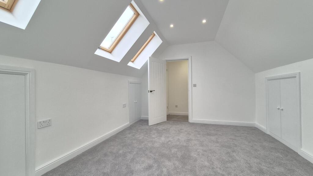 Main image of property: High Street South, Dunstable, LU6