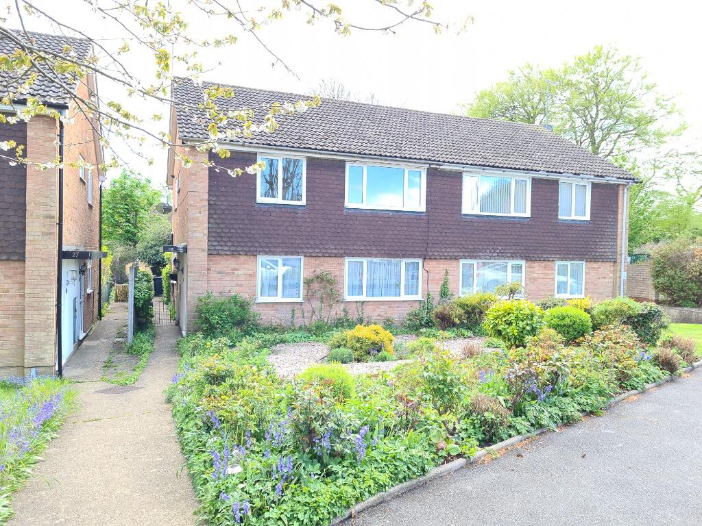 Main image of property: Cookfield Close, Dunstable, LU6