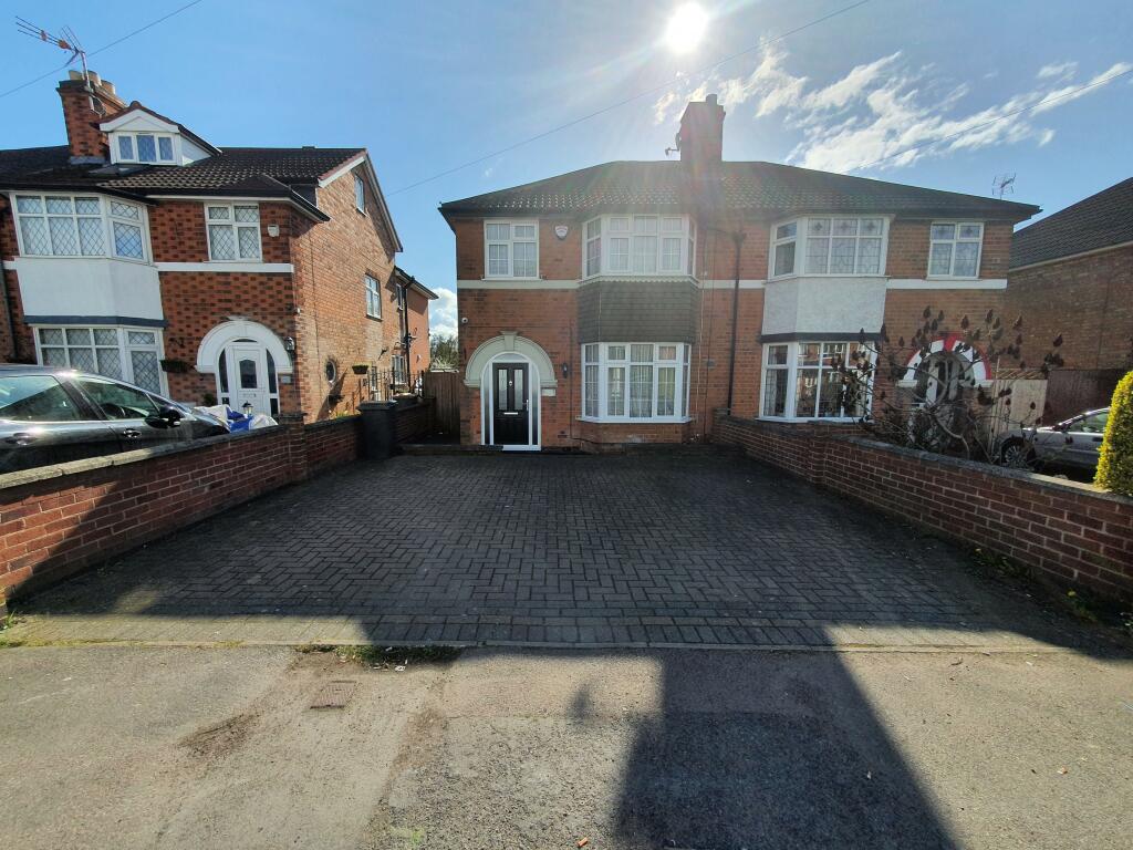 3 bedroom house for rent in Stonesby Avenue, LEICESTER, LE2