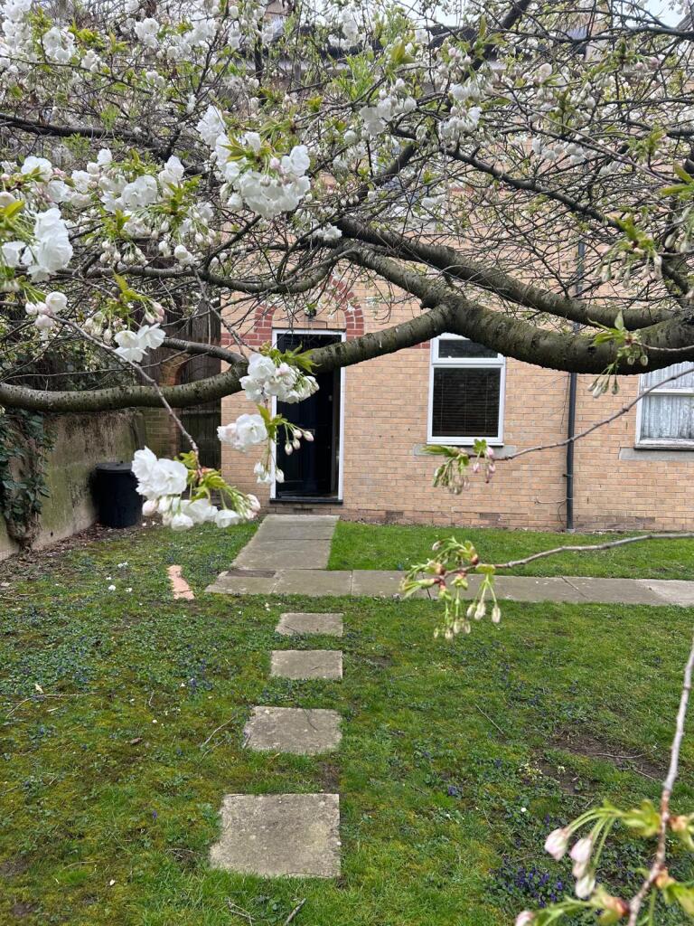 Main image of property: Thames Circle, West Ferry Road , Isle of Dogs , London, E14