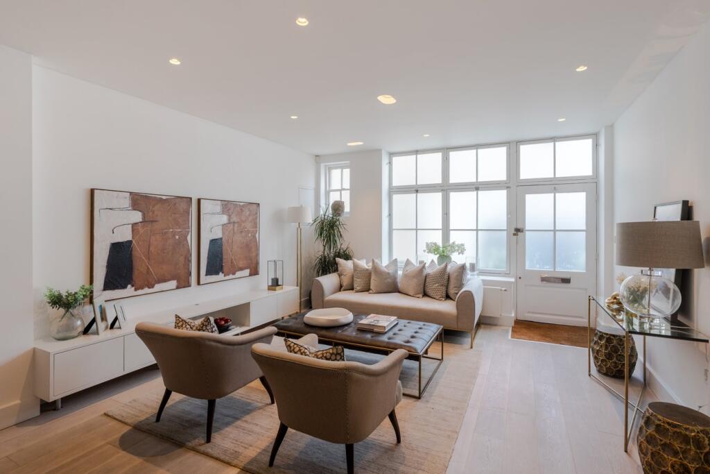 Main image of property: Montagu Mews North, Marylebone , London, W1H