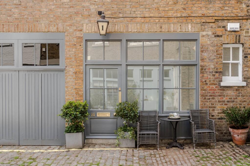 Main image of property: Montagu Mews North, Marylebone , London, W1H