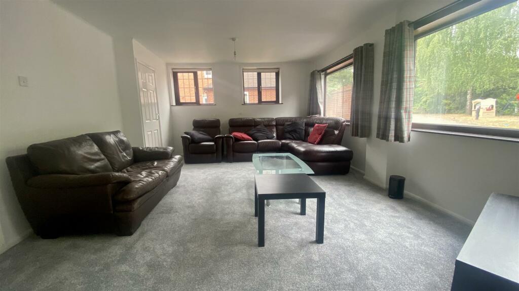 6 bedroom detached house for rent in Canley Road, Coventry **SIX