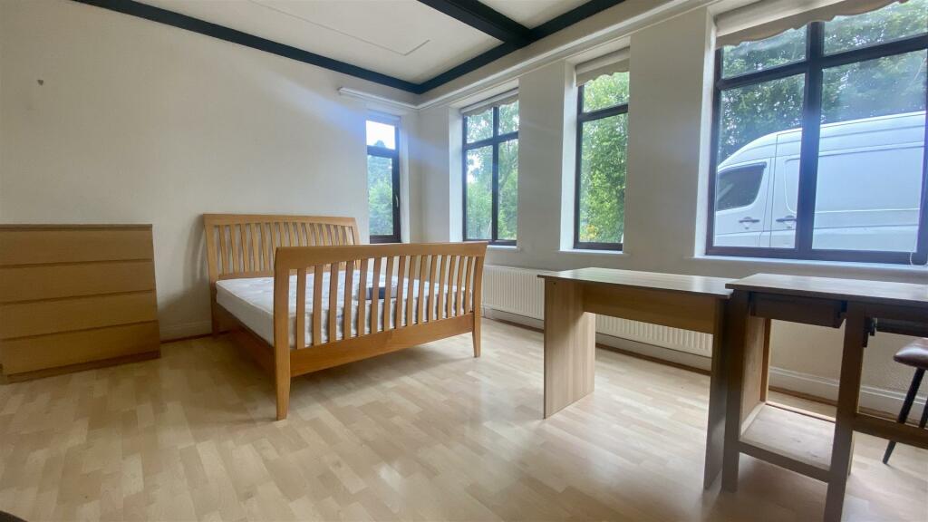 6 bedroom detached house for rent in Canley Road, Coventry **SIX