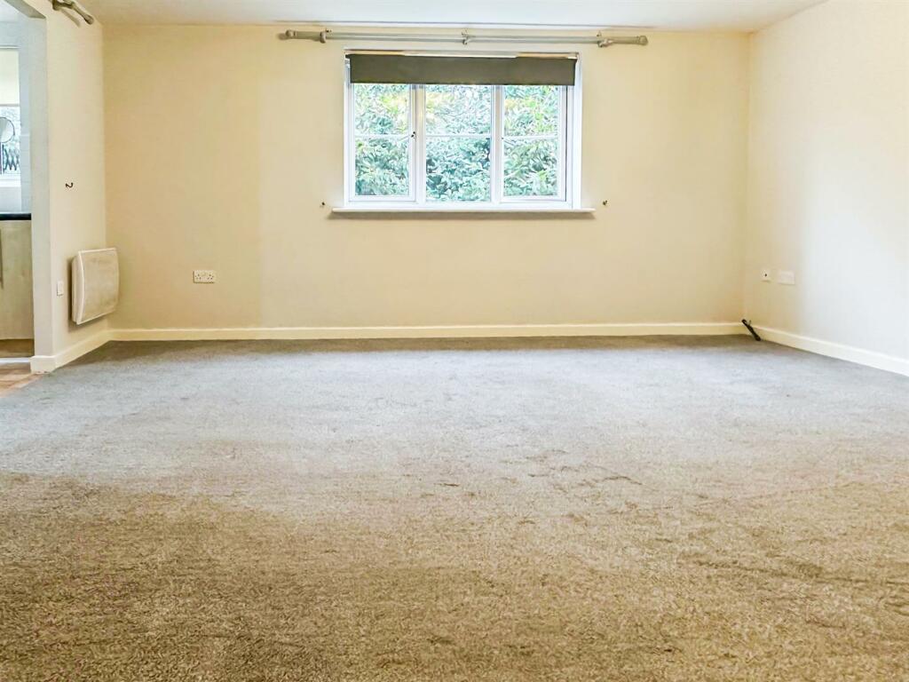 Additional property image - Joshua Close, Coventry  **VACANT & NO UPWARD CHAIN**