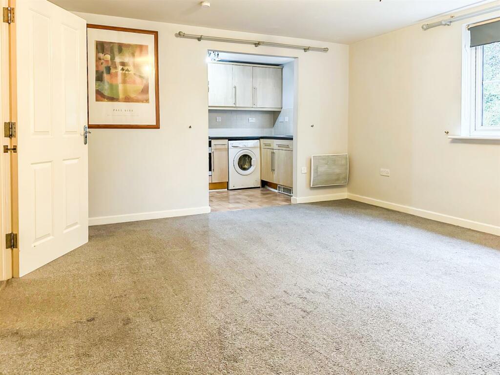 Additional property image - Joshua Close, Coventry  **VACANT & NO UPWARD CHAIN**