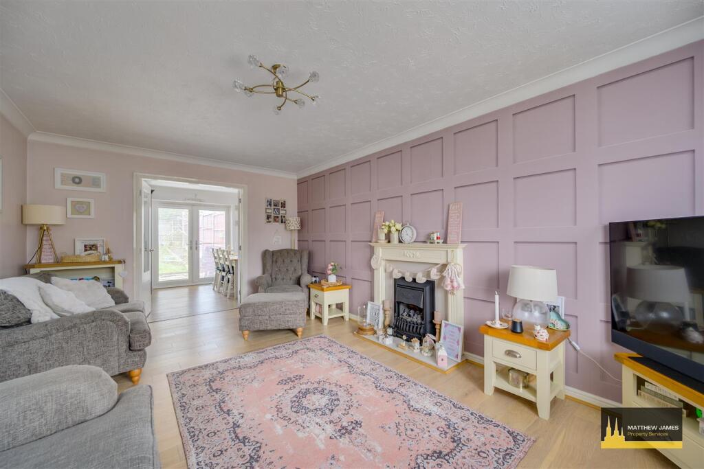 Additional property image - Larkin Grove, Walsgrave, Coventry * CUL-DE-SAC LOCATION *