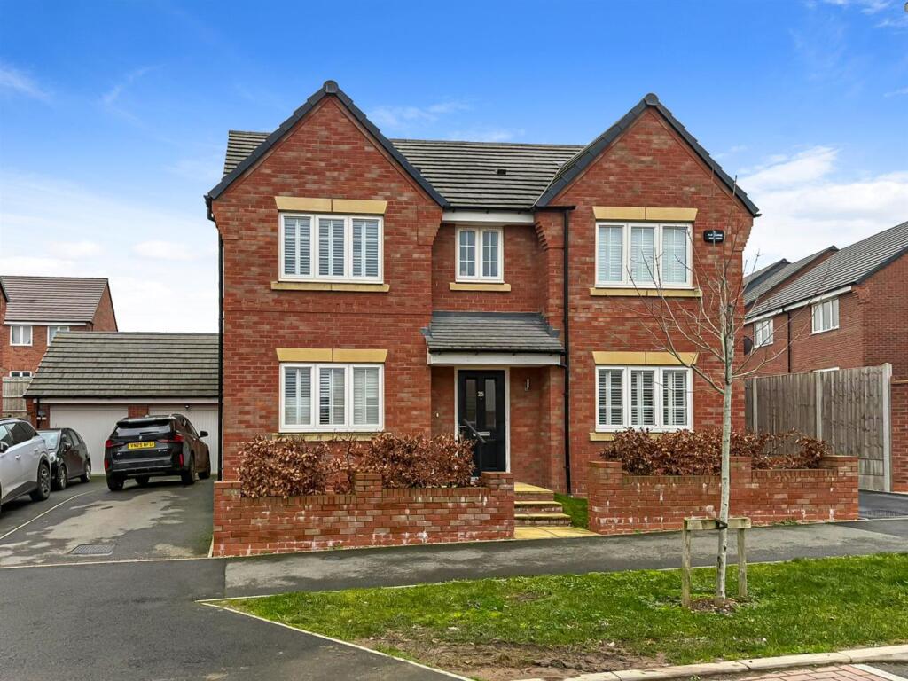 Main image of property: Pinewood Avenue, Warwick * FOUR BEDROOMS *