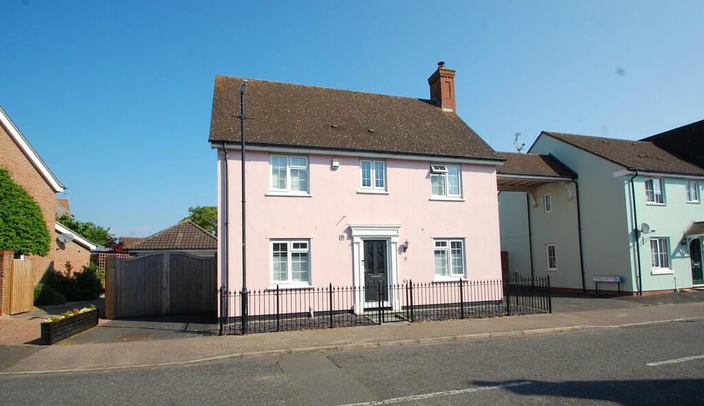 4 bedroom detached house for sale in Wilkin Drive, Tiptree, CO5