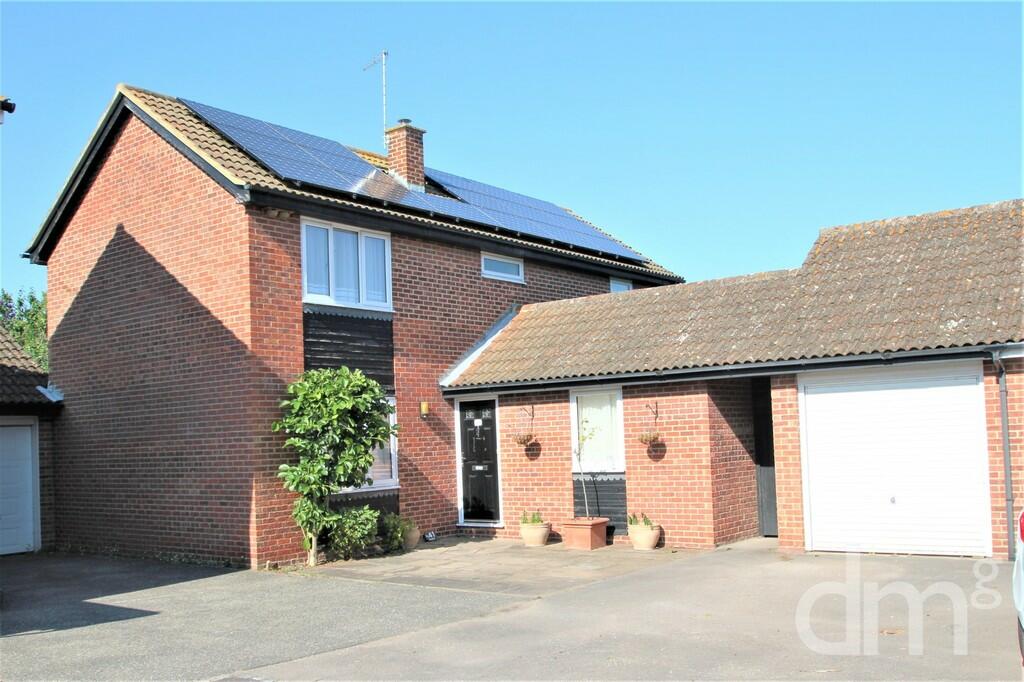 3 bedroom detached house for sale in Seagers, Great Totham , CM9