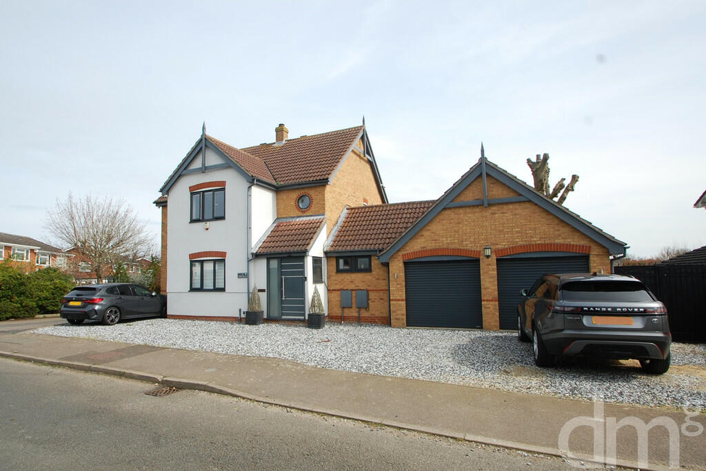 4 bedroom detached house for sale in Vine Road, Tiptree, CO5