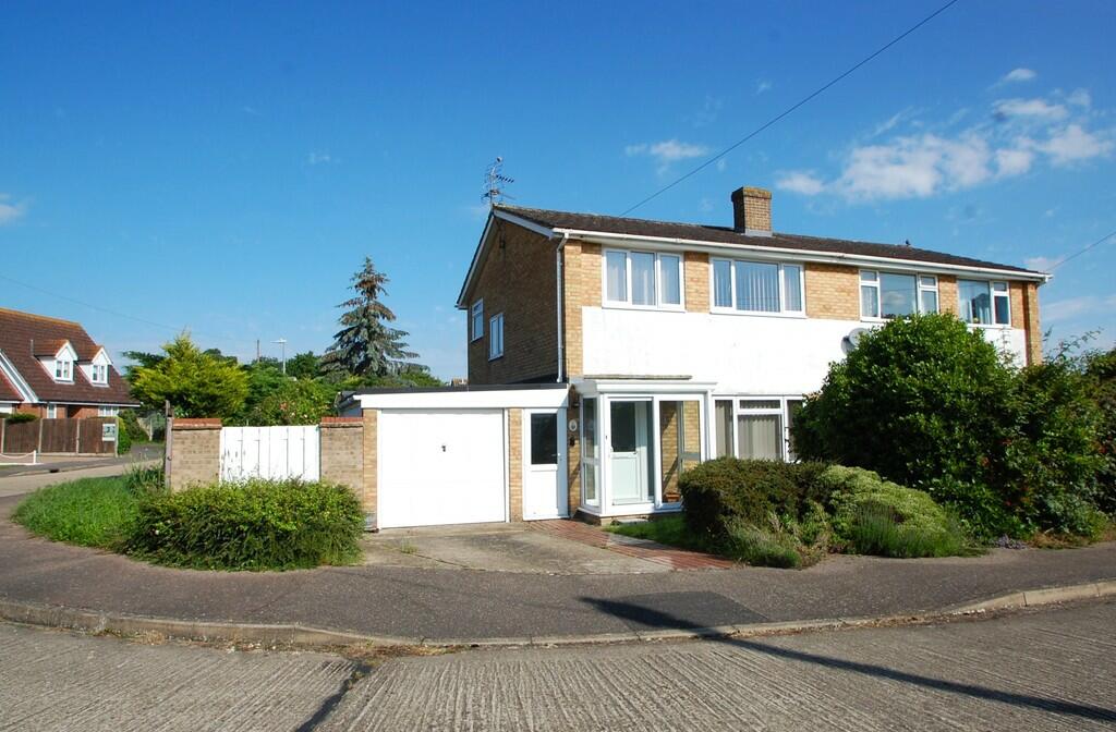 3 bedroom semidetached house for sale in Grosvenor Close, Tiptree, CO5