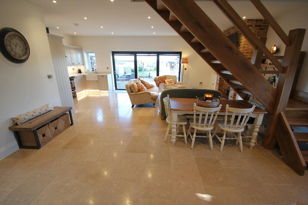 Additional property image - Layer Breton Hill, Layer Breton