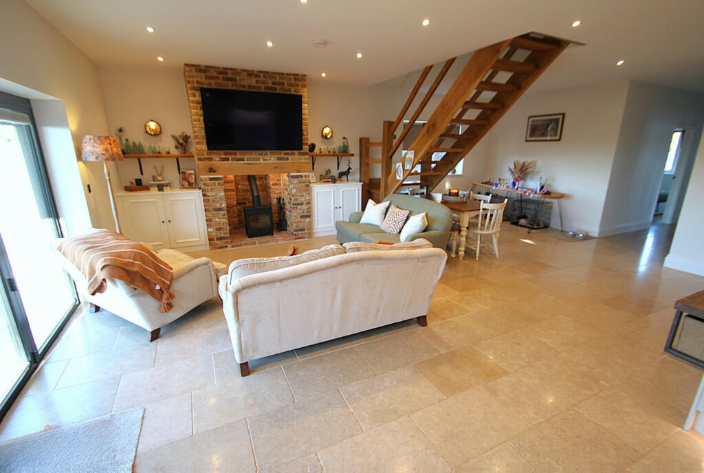Additional property image - Layer Breton Hill, Layer Breton