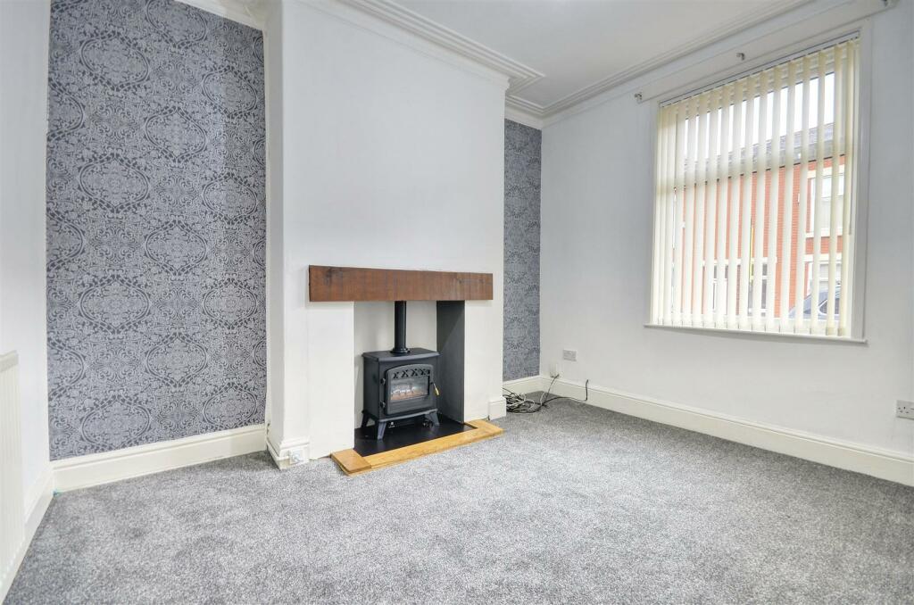 2 bedroom terraced house for sale in Herschell Street, Mill Hill
