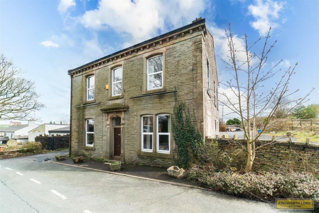 7 bedroom detached house for sale in Detached Property with Land