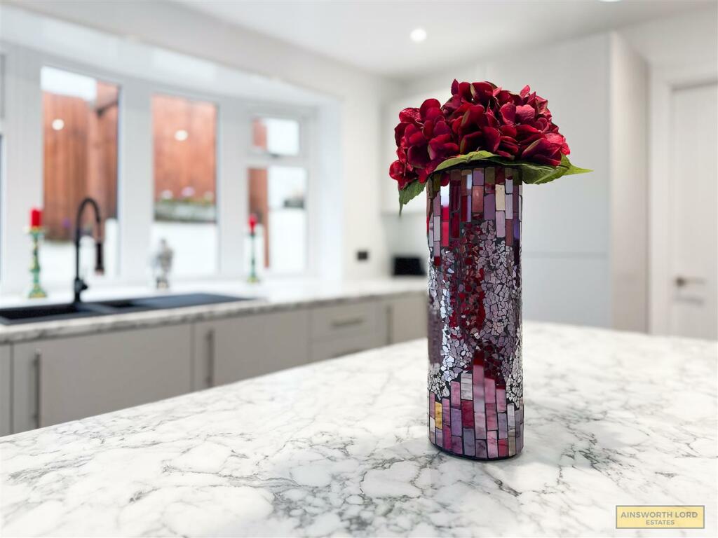 Additional property image - Sunnymere Drive, Darwen, Lancashire