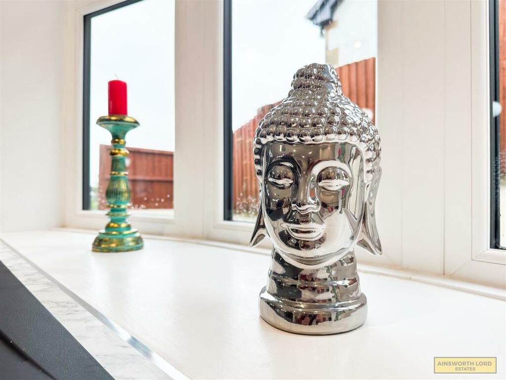 Additional property image - Sunnymere Drive, Darwen, Lancashire