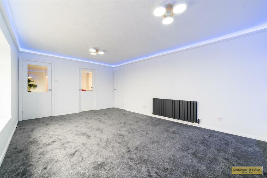 Additional property image - Sunnymere Drive, Darwen, Lancashire