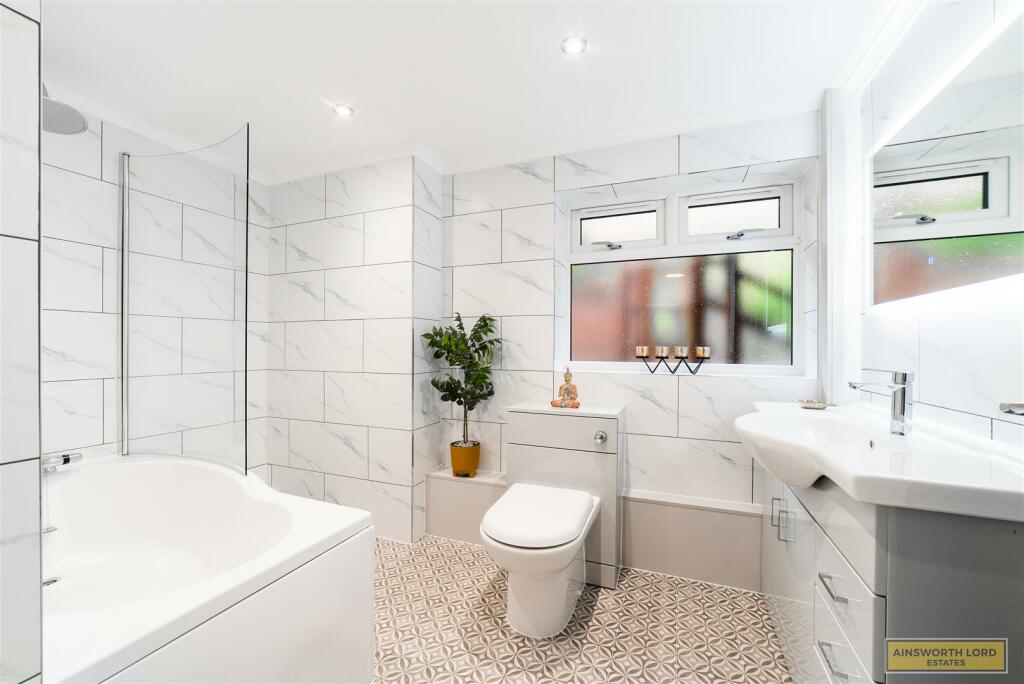 Additional property image - Sunnymere Drive, Darwen, Lancashire