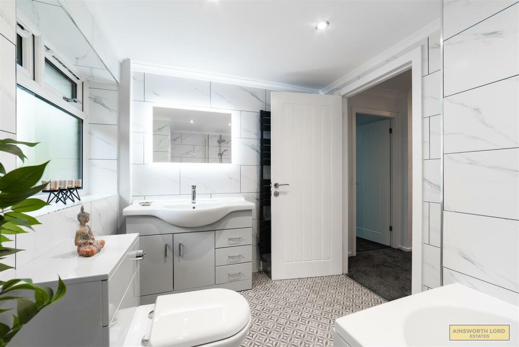Additional property image - Sunnymere Drive, Darwen, Lancashire