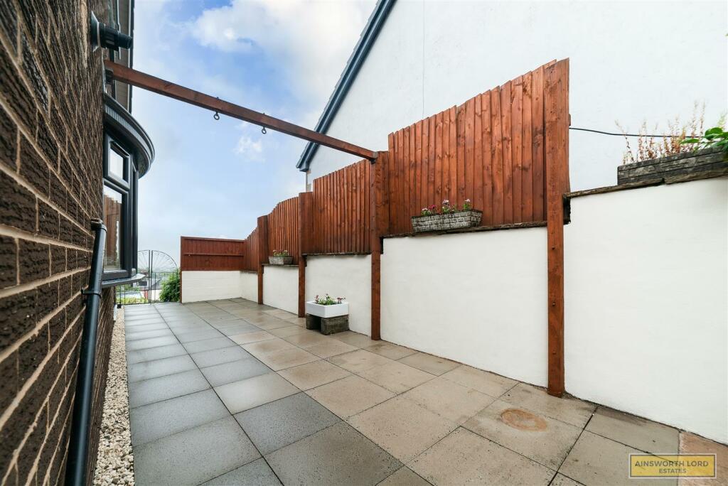 Additional property image - Sunnymere Drive, Darwen, Lancashire