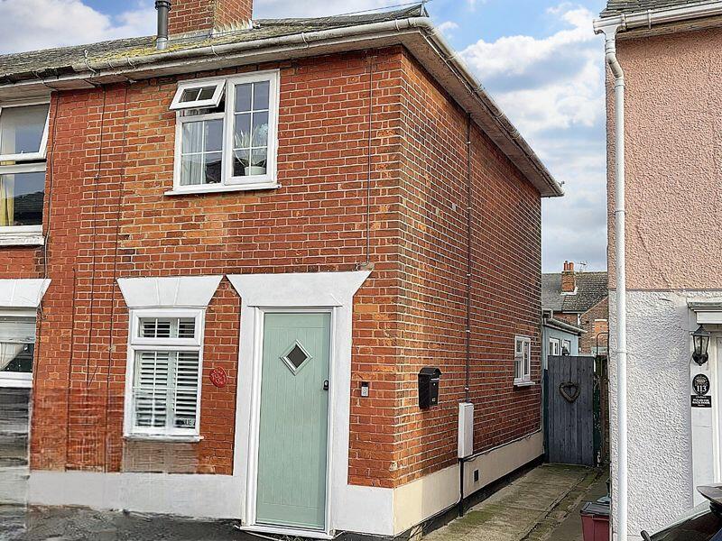 2 bedroom end of terrace house for sale in Sydney Street, Brightlingsea