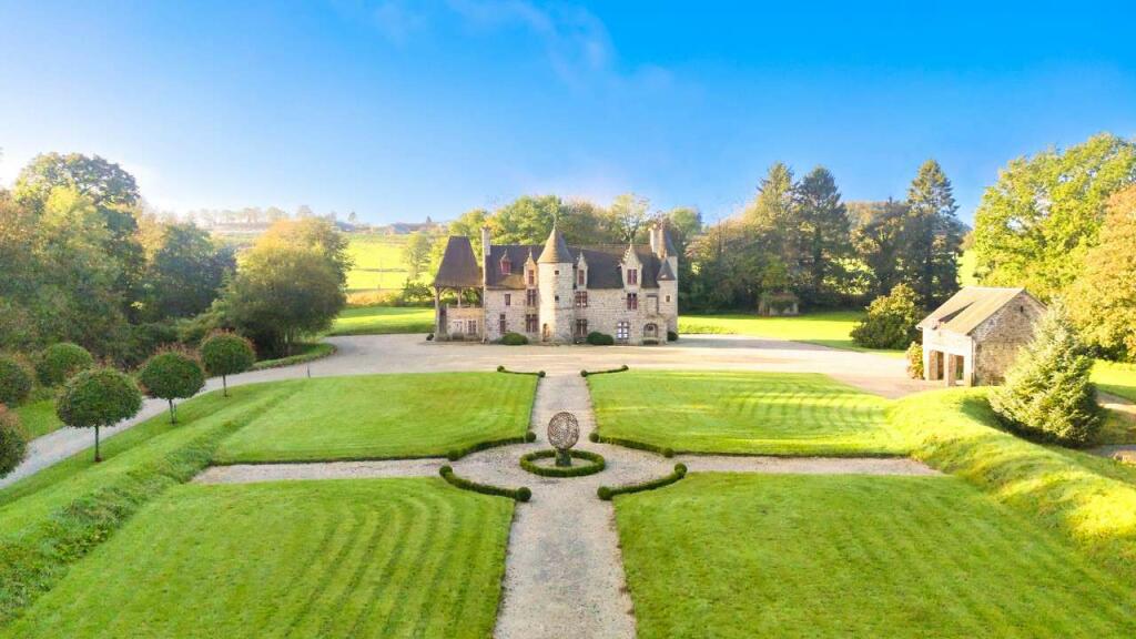 4 Bedroom Castle For Sale In Normandy Manche Chaulieu France