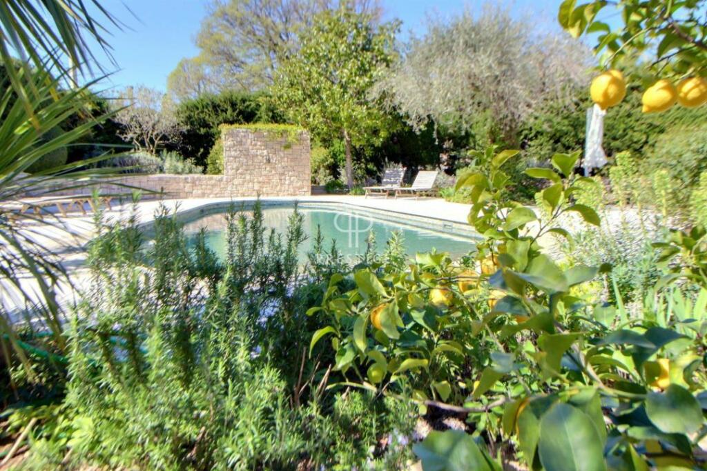 Villa for sale in Provence-Alps-Cote...