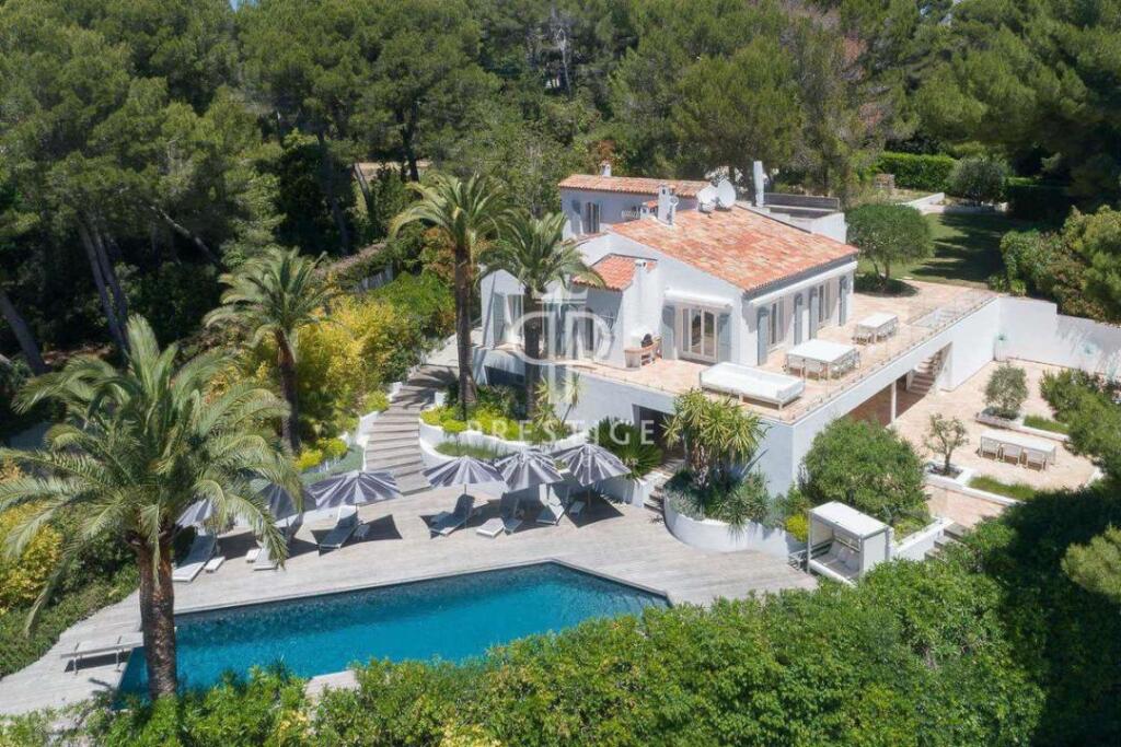 Main image of property: Provence-Alps-Cote d`Azur, Alpes-Maritimes, Cannes