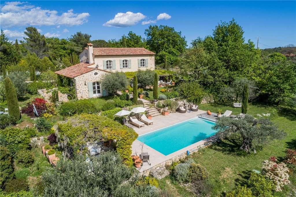 4 bedroom house for sale in ProvenceAlpsCote d`Azur, Var, Tourrettes